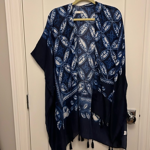 Woven Heart Tops - Women's Lightweight Tie-Dye Ruana